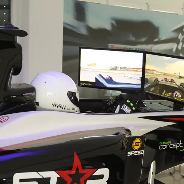 F1 Full Motion Rennsimulator